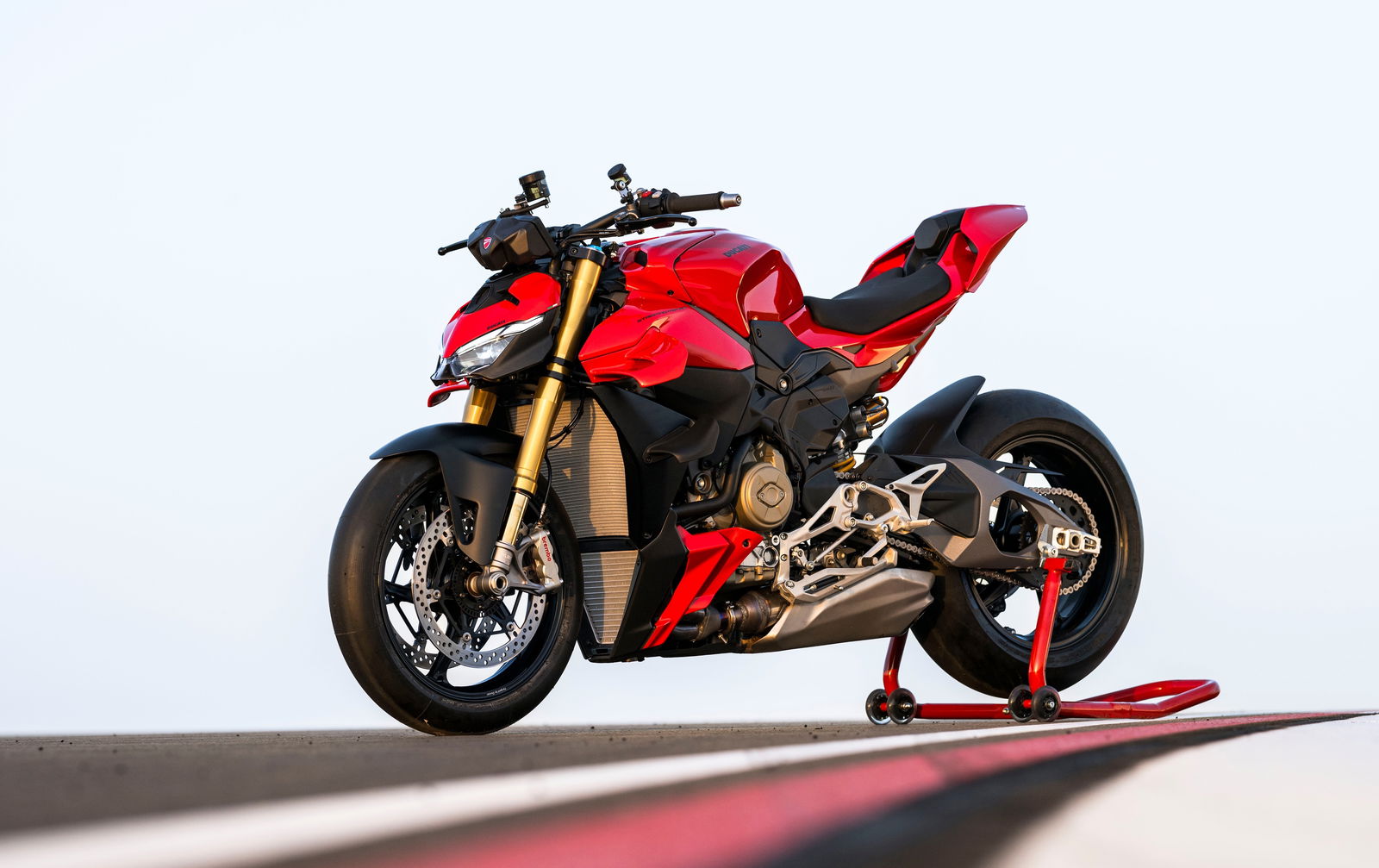 Ducati Streetfighter V4 S - front